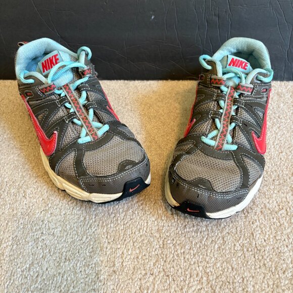 Nike Alvord 8 Women's Trail Running Hiking Shoes Size 8.5 Gray Blue Red - Picture 2 of 10
